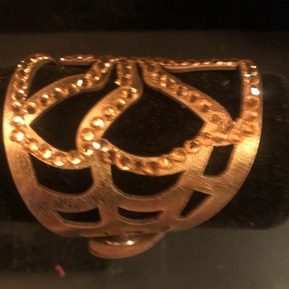 spider cuff 🕷 - Picture 2 of 3